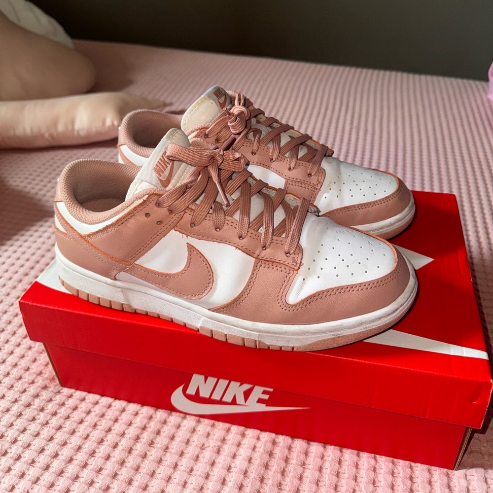 Nike Women’s Dunk Low Rose Whisper 8.5